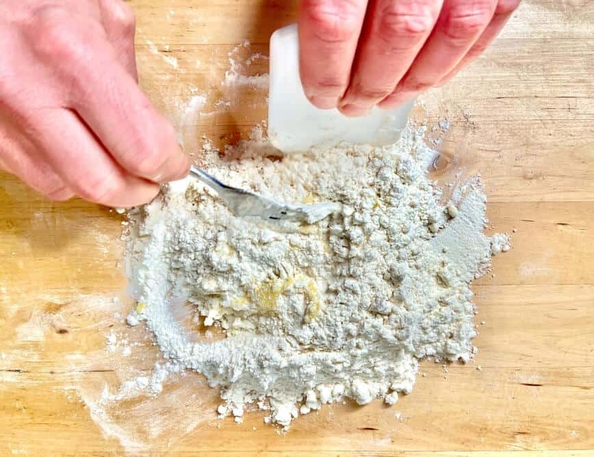 Homemade Spinach Ricotta Ravioli with Butter Sage Sauce - working flour into the mixture (Photo by Viana Boenzli)